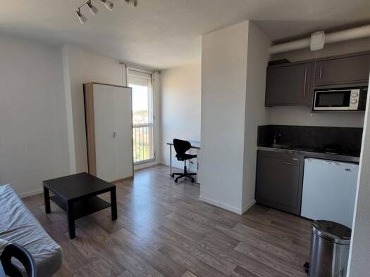 Appartement à louer - logement étudiant 328 € 1 pièce 25 m² Cité Bretonnie-Chatelet-Favieres-Conches Montluçon 03100