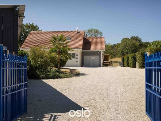 Villa à vendre 325 000 € 5 pièces 3 chambres 141 m² 1 000 m² de terrain Champoux 25640