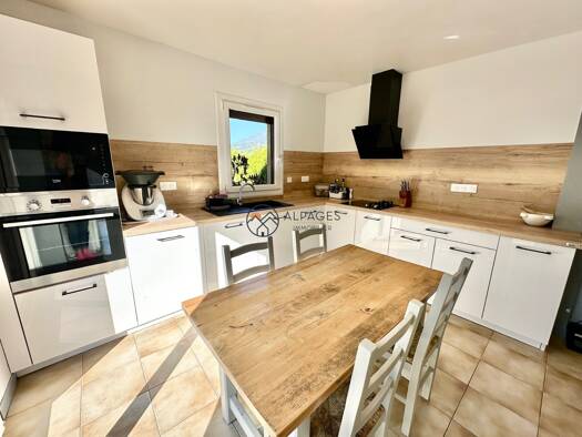 Chalet à vendre 530 000 € 6 pièces 4 chambres 143 m² 847 m² de terrain Saint-André-d'Embrun 05200