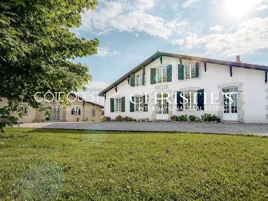 Maison à vendre 1 070 000 € 10 pièces 8 chambres 450 m² 9 000 m² de terrain Saint-Étienne-d'Orthe 40300