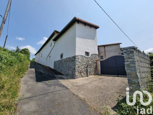 Maison à vendre 449 000 € 8 pièces 4 chambres 276 m² 830 m² de terrain Sud & Est Saint-Galmier 42330