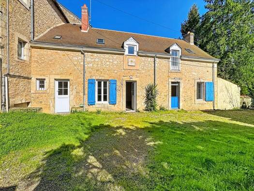 Maison de ville à vendre 235 000 € 5 pièces 2 chambres 147 m² 1 040 m² de terrain Noyen-sur-Sarthe 72430
