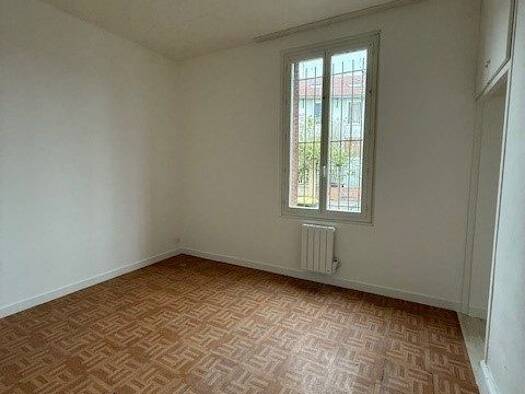 Appartement à louer 730 € 2 pièces 1 chambre 44 m² RDC Bron 69500