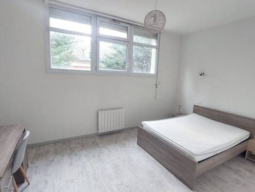 Appartement à louer 490 € 1 pièce 37,3 m² Étage 2/3 Boucicaut-Saint Cosme Chalon-sur-Saône 71100