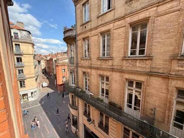 Appartement à louer 1 100 € 2 pièces 1 chambre 48 m² 3ème étage Capitole Toulouse 31000