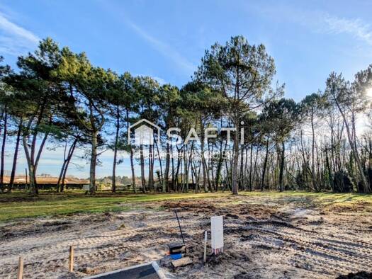 Terrain constructible viabilisé à vendre 245 000 € 620 m² de terrain Saint-Aubin-de-Médoc 33160