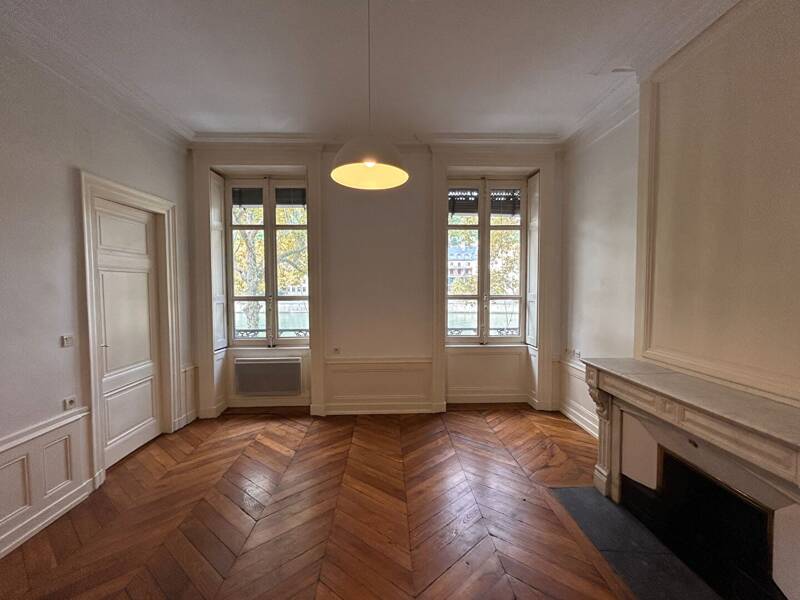 Maison à louer, 81m², LYON 2E