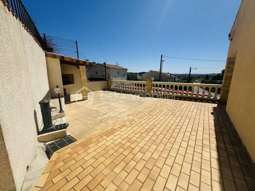 Maison de ville à vendre 299 000 € 5 pièces 3 chambres 150 m² 402 m² de terrain Corneilhan 34490