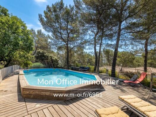 Maison à vendre 790 000 € 7 pièces 5 chambres 210 m² 1 253 m² de terrain Peypin 13124