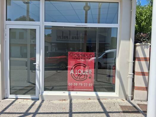 Local commercial à louer 820 € 30 m² de surface de vente Bourg Mimizan 40200
