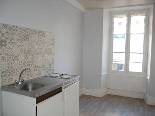 Appartement à louer 407 € 1 pièce 49 m² Étage 1/1 Sancerre 18300