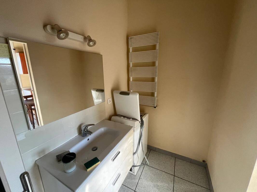 Appartement 2 pièces de 42 m² à Villeurbanne — 3