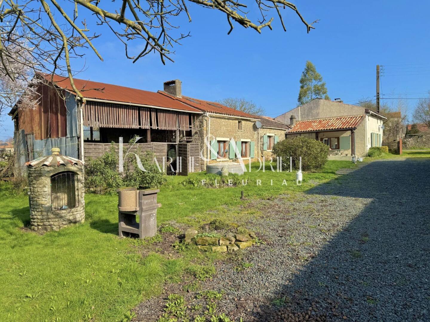 Maison à vendre, 365m², SAINT HILAIRE DES LOGES