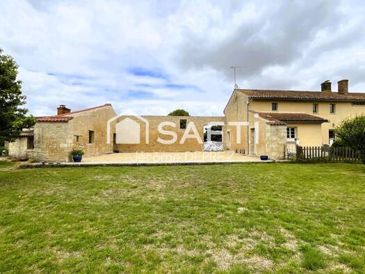 Maison à vendre 414 900 € 8 pièces 4 chambres 217 m² 4 180 m² de terrain Les Magnils-Reigniers 85400