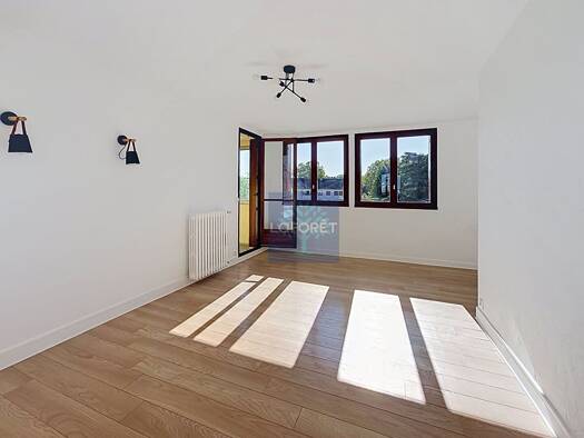 Appartement à vendre 179 000 € 4 pièces 3 chambres 70 m² Étage 3/3 Centre Ville Brétigny-sur-Orge 91220