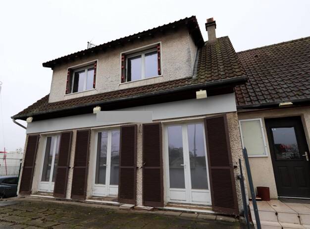 Maison à louer 1 400 € 4 pièces 3 chambres 84 m² Route de Verneuil Les Mureaux 78130