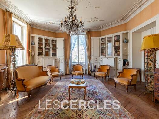 Appartement à vendre 1 199 000 € 4 pièces 3 chambres 155 m² RDC/2 Place Louis XIV Saint-Germain-en-Laye 78100
