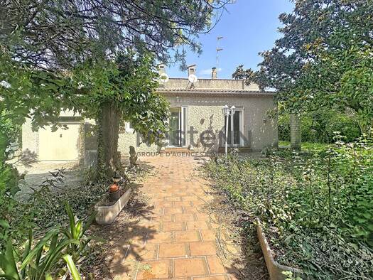Maison à vendre 199 500 € 4 pièces 3 chambres 127 m² 853 m² de terrain Est Bollène 84500