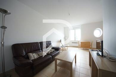 Appartement à louer 800 € 2 pièces 1 chambre 39 m² Dernier étage, Étage 3/3 Ermitage-Nacelle Papeterie Corbeil Essonnes 91100