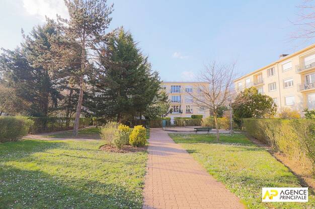 Appartement à vendre 299 000 € 2 pièces 1 chambre 54 m² Dernier étage, Étage 3/3 Maisons Laffitte 78600