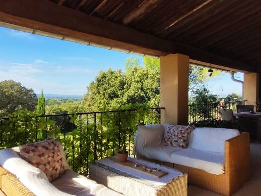 Maison à vendre 870 000 € 12 pièces 7 chambres 306 m² 6 250 m² de terrain Lagnes 84800