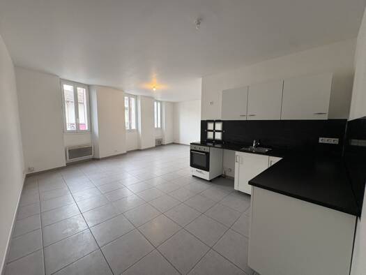 Appartement à louer 950 € 3 pièces 2 chambres 69 m² Étage 1/2 Saint Loup Marseille 10ème arrondissement 13010