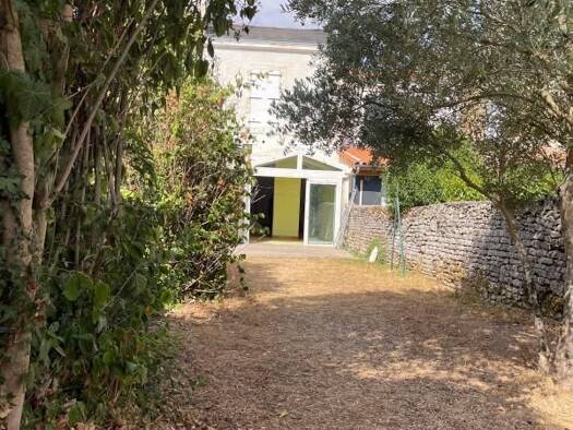 Maison à vendre 210 000 € 3 pièces 2 chambres 87 m² 178 m² de terrain Goise-Champommier-Champclairot Niort 79000