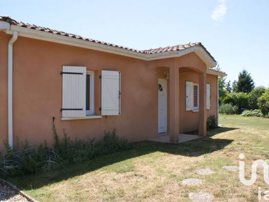 Maison de plain-pied à vendre 252 000 € 4 pièces 2 chambres 112 m² 1 100 m² de terrain Le Puy 33580