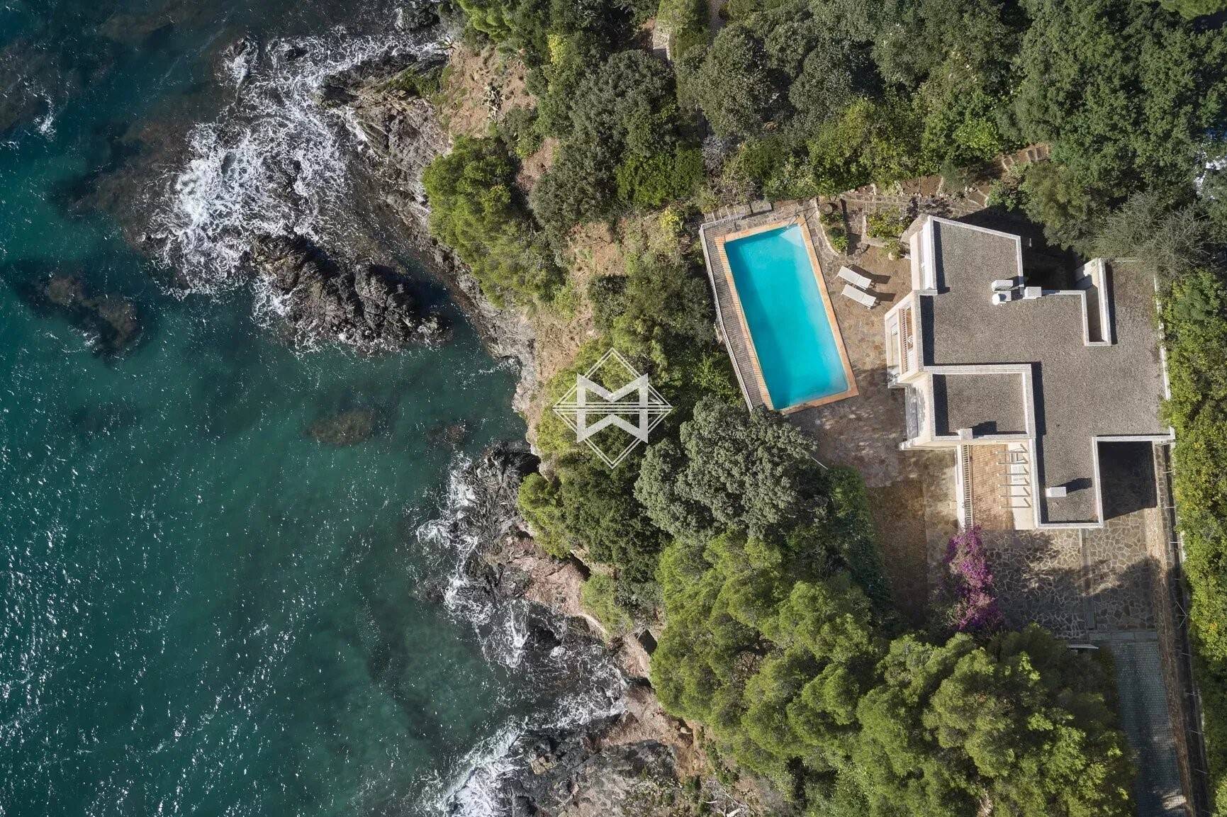 Maison à vendre, 200m², LA CROIX VALMER