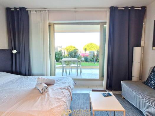 Appartement à vendre 201 000 € 1 pièce 35 m² RDC/2 Port Neuf La Rochelle 17000