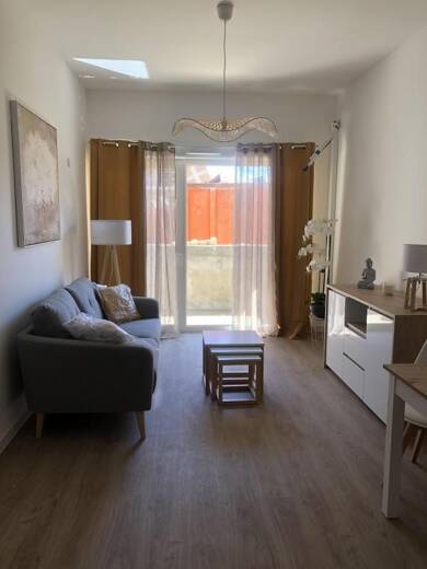 Appartement à louer 772 € 2 pièces 1 chambre 39 m² Étage 2/3 Coopérative Agde 34300
