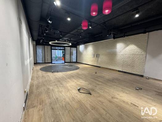 Boutique à louer 2 250 € 2 pièces 180 m² de surface de vente Centre Ville Étampes 91150