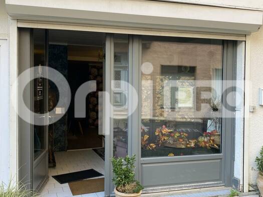 Local commercial à louer 350 € 34 m² de surface de vente Caussade 82300