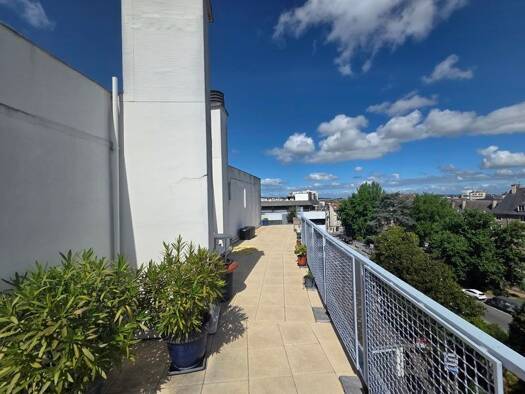 Appartement à louer 1 217 € 2 pièces 1 chambre 69,52 m² Étage 8/8 Dufau-Tourasse Pau 64000