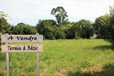 Terrain constructible à vendre 51 000 € 1 146 m² de terrain La Ville-Dieu-du-Temple 82290
