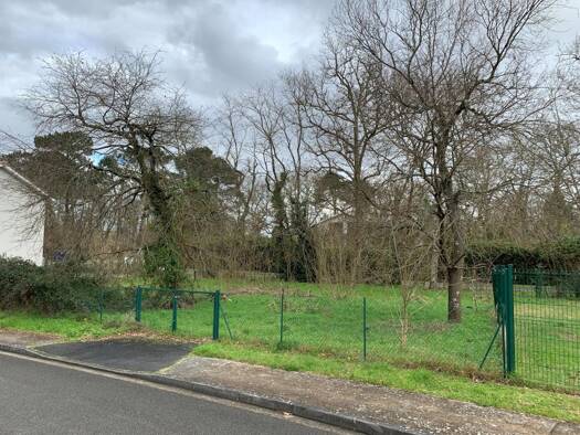 Terrain constructible viabilisé à vendre 240 000 € 635 m² de terrain Saint-Aubin-de-Médoc 33160