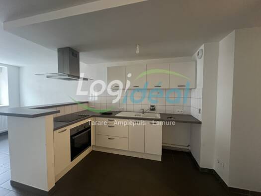 Appartement à louer 650 € 2 pièces 1 chambre 60 m² Étage 2/3 Amplepuis 69550
