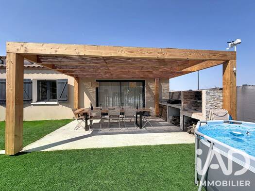 Maison de plain-pied à vendre 279 000 € 4 pièces 3 chambres 90 m² 280 m² de terrain Ouveillan 11590