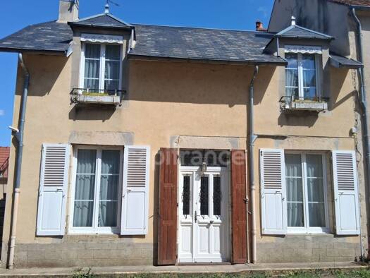 Maison à vendre 131 000 € 6 pièces 4 chambres 117 m² 1 075 m² de terrain Brinon-sur-Beuvron 58420