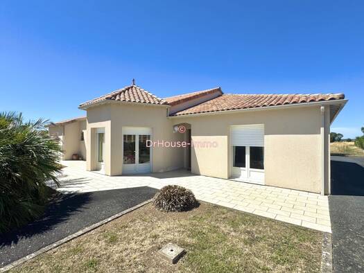 Maison à vendre 367 500 € 5 pièces 4 chambres 185,53 m² 1 150 m² de terrain Neuville-de-Poitou 86170