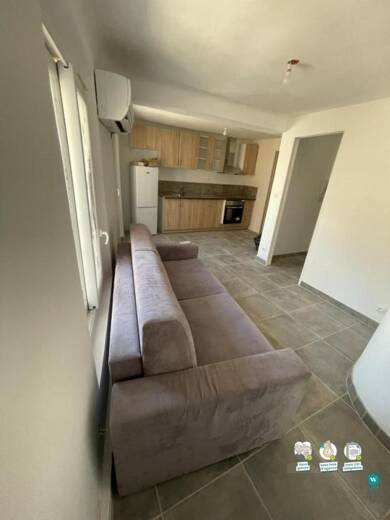 Appartement à louer 590 € 1 pièce 30 m² 3ème étage La Ville Lorgues 83510