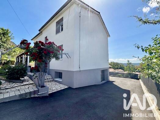Maison à vendre 294 000 € 7 pièces 5 chambres 140 m² 550 m² de terrain Sud Est Le Chambon-Feugerolles 42500
