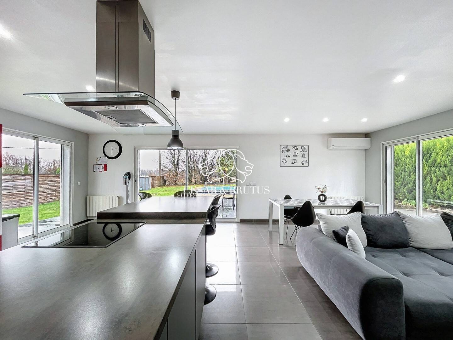 Maison à vendre, 165m², VILLIEU LOYES MOLLON