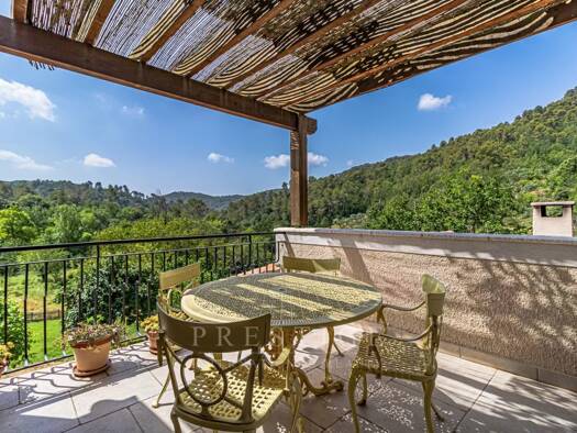 Maison à vendre 530 000 € 5 pièces 4 chambres 117 m² 5 614 m² de terrain Claviers 83830