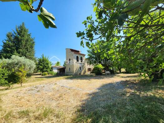 Maison à vendre 1 155 000 € 5 pièces 3 chambres 180 m² Cucuron 84160