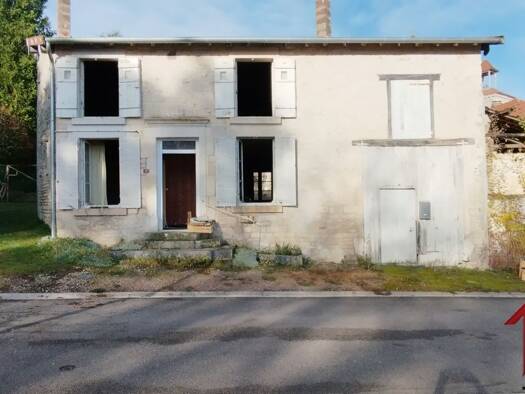 Maison à vendre 55 000 € 4 pièces 1 chambre 146 m² 390 m² de terrain Colombey les Deux Églises 52330