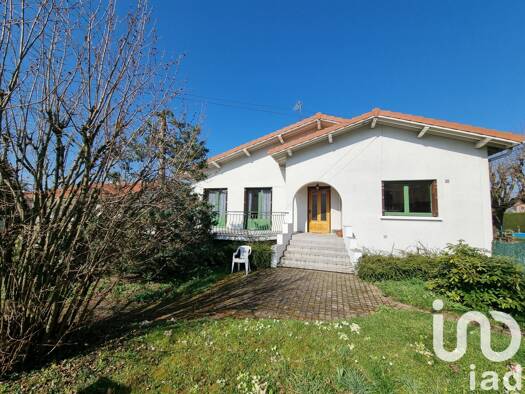 Maison à vendre 329 000 € 6 pièces 4 chambres 117 m² 1 307 m² de terrain Sud & Est Saint-Galmier 42330