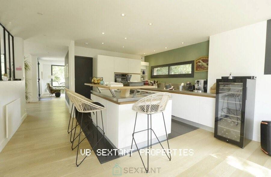 Maison à vendre, 228m², LATRESNE