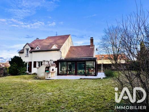 Maison à vendre 630 000 € 7 pièces 5 chambres 200 m² 2 200 m² de terrain Parc-Village Nord-Sud Louveries Maurepas 78310