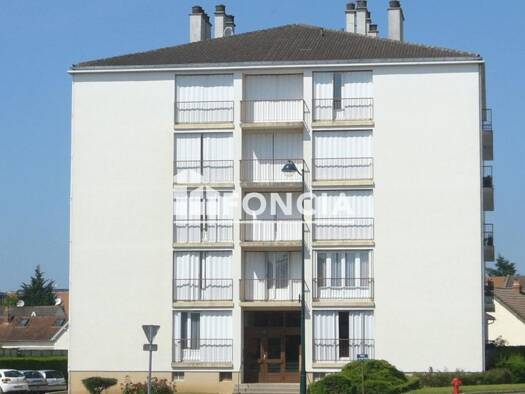 Appartement à vendre 67 000 € 2 pièces 2 chambres 74 m² RDC/4 Faiencerie Gien 45500